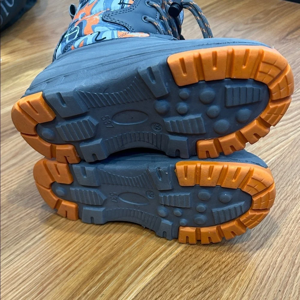 Hobibear Gray/Orange street art Winter Snow Boots size 1 kids
